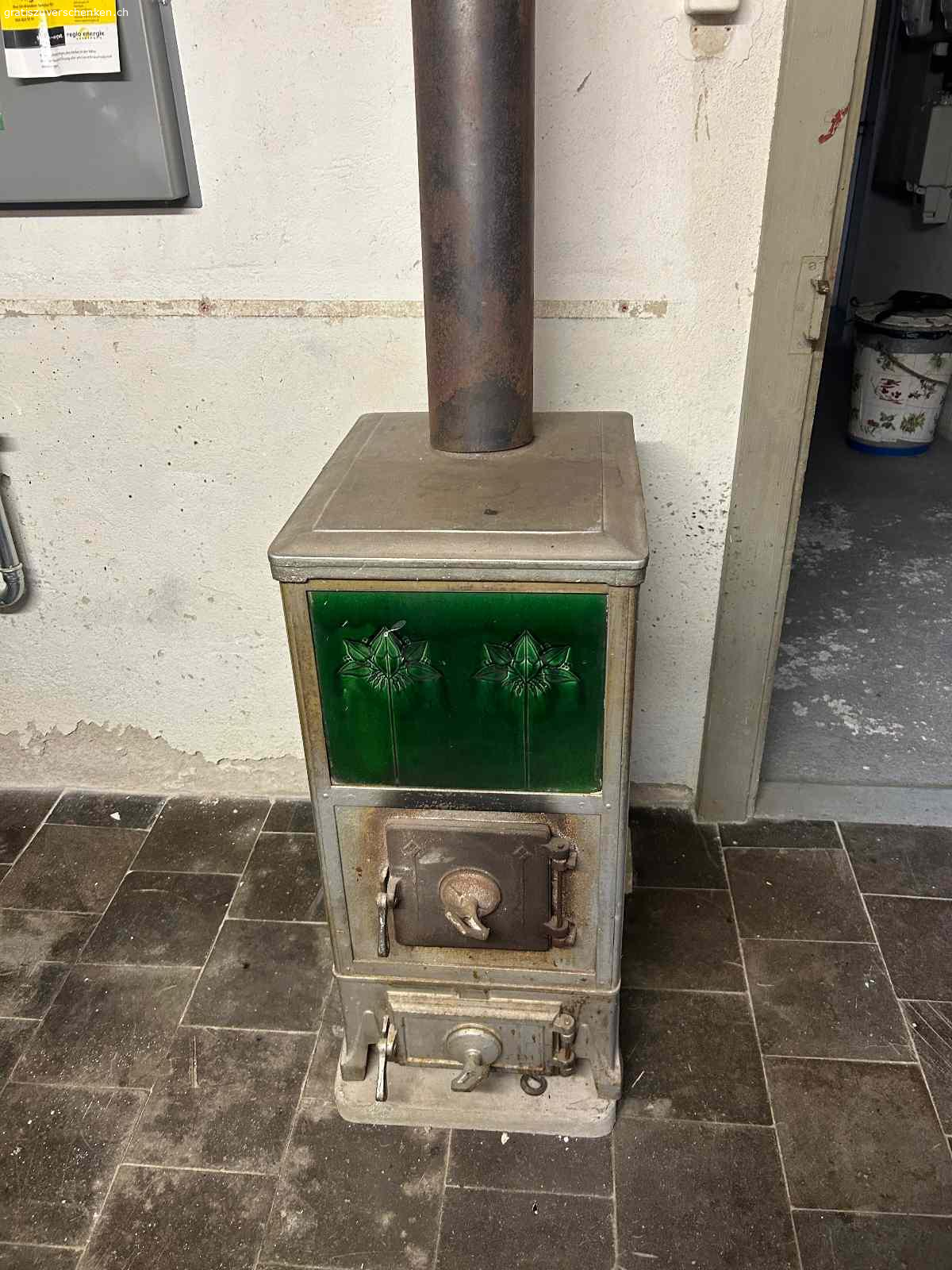 Holzofen. Holzofen gebraucht
Höhe 75 cm