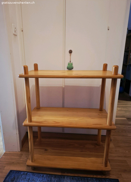 Holzregal