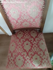 Holztisch massiv, 4 Polsterstühl. rund, 1,20m. ausziehbar H. 75cm