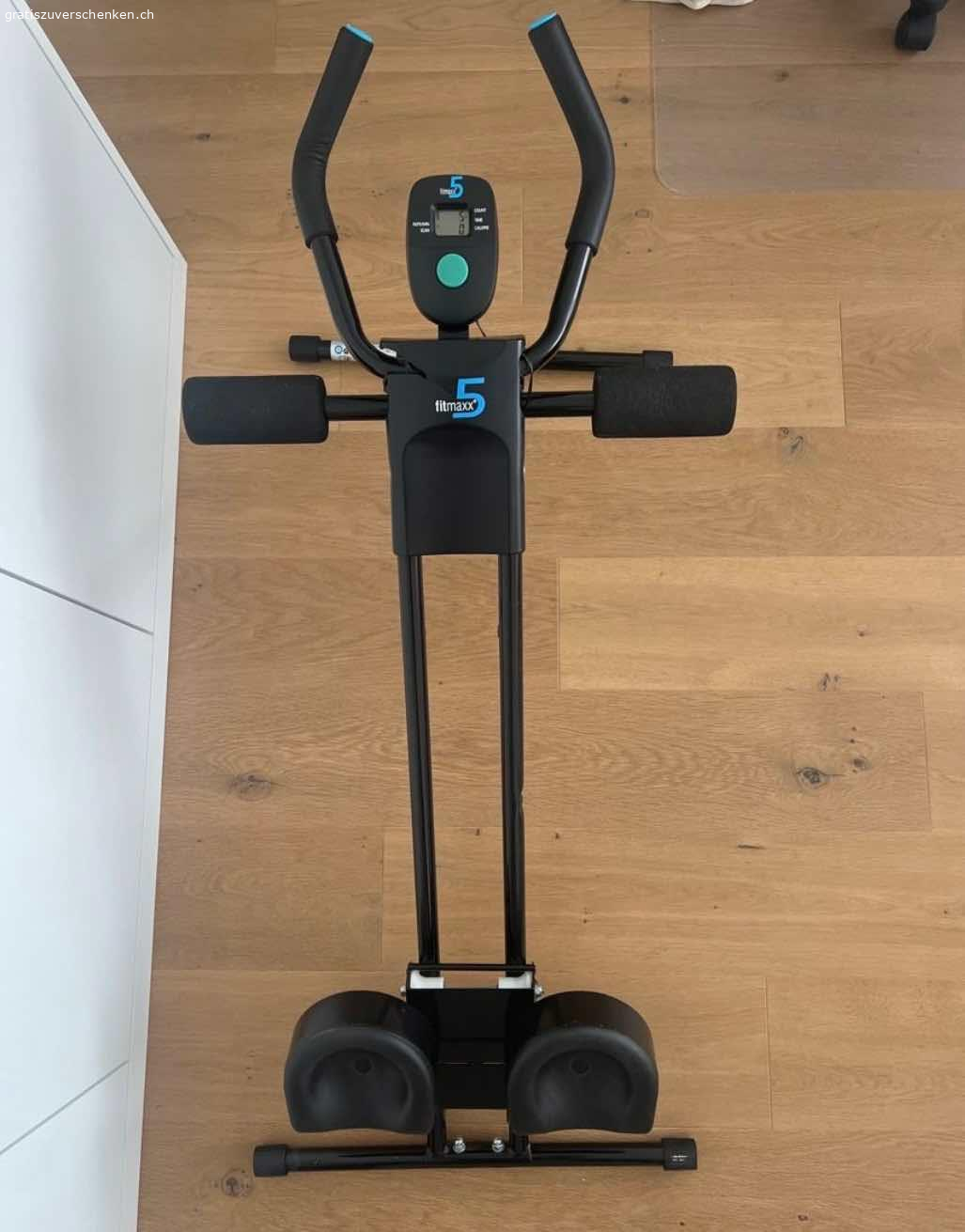 Home Bauchtrainer fitmaxx 5. Marke VITALmaxx, Model fitmaxx 5

Funktioniert einwandfrei und ist in gutem Zustand.

Zwei kleine Defekte: Plastikbruch und Bruch des Stabilisationsteils auf der Rückseite des Teils mit der Anzeige (s. Bilder)

Neupreis ca. CHF 100.00