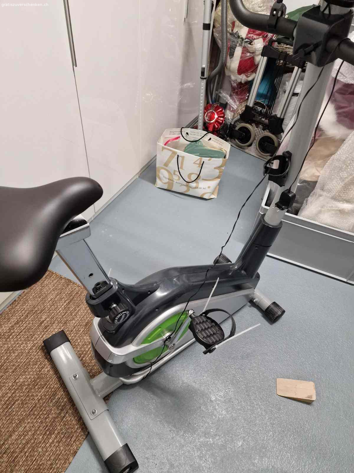 Hometrainer. Hometrainer mit Programm Puls