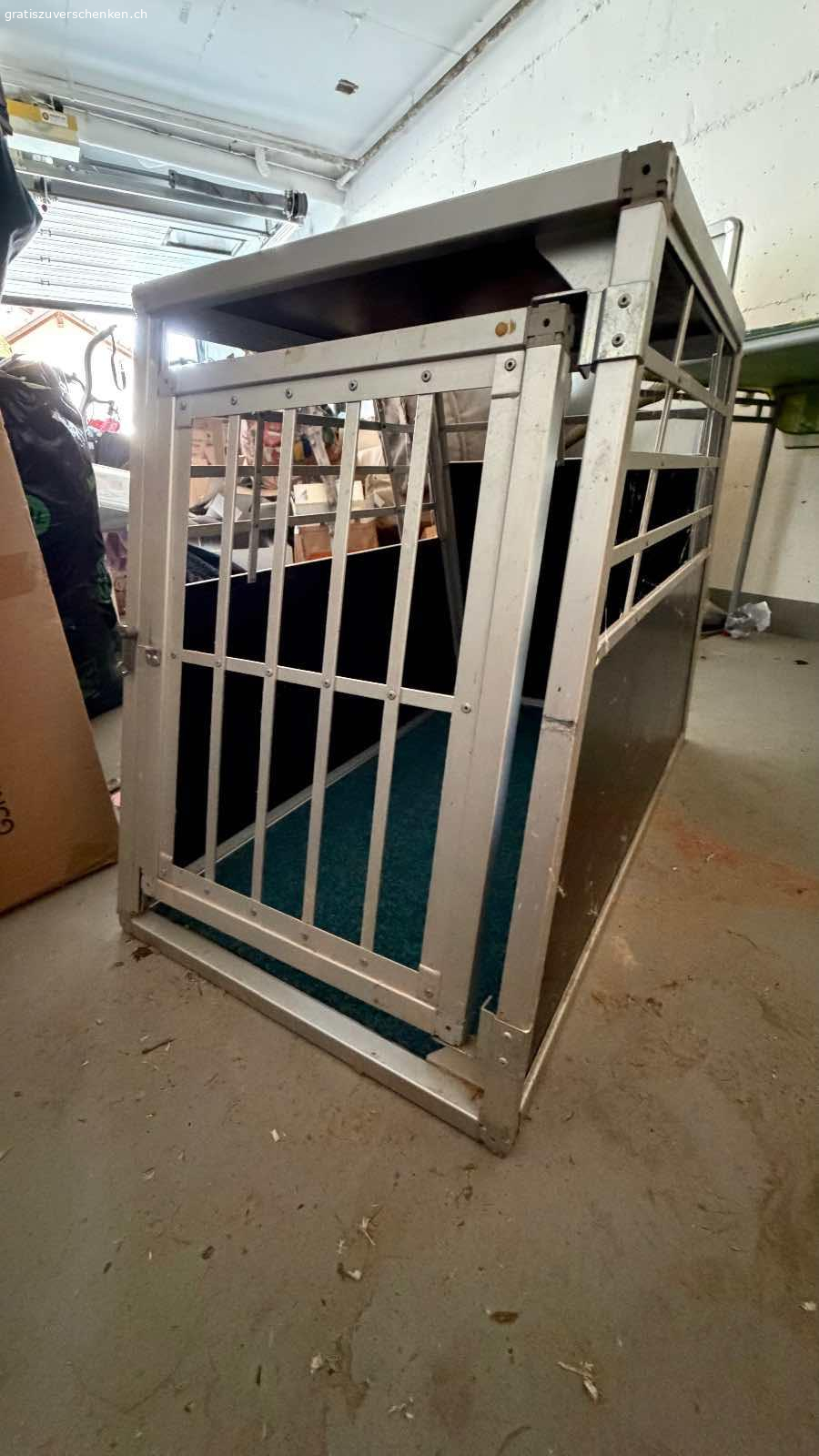 Hundebox fürs Auto. Unten 92cm, Oben 58cm, Höhe 69cm