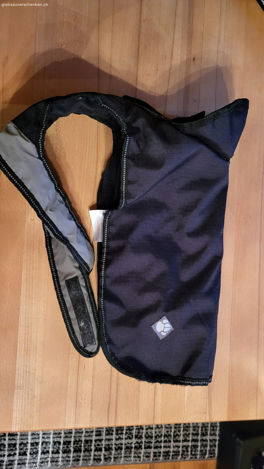 Hundemantel ca. 38cm. wurde für einen Jack Russel gebraucht, eher etwas zu gross