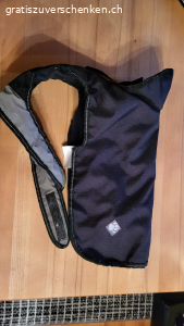Hundemantel ca. 38cm. wurde für einen Jack Russel gebraucht, eher etwas zu gross