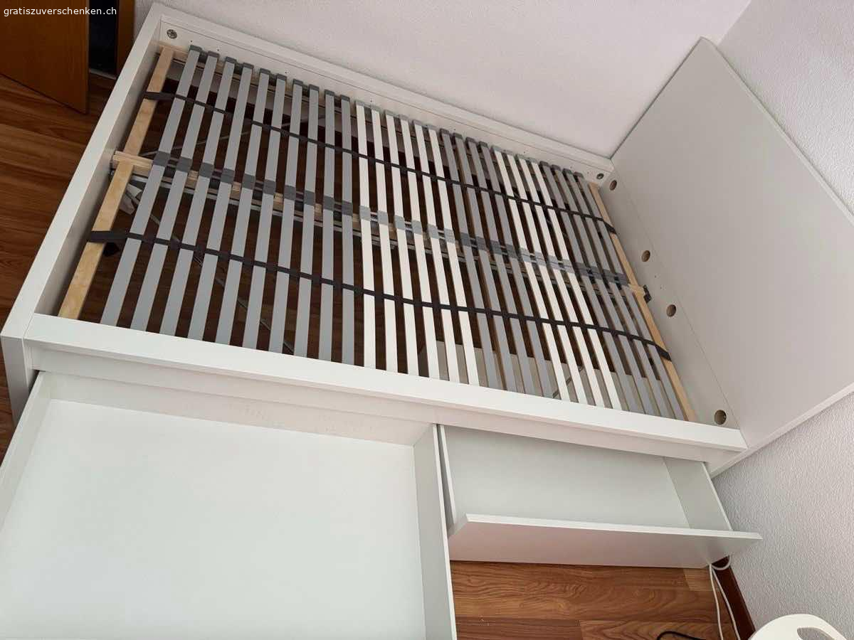 Ikea Bett. Ich verschenke ein gut erhaltenes Ikea Bett 1,80 breit