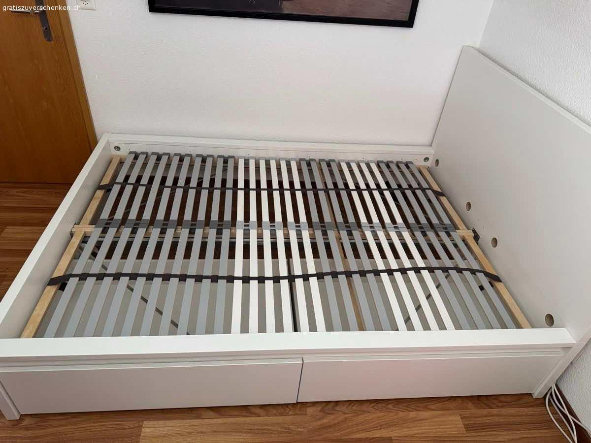 Ikea Bett. Ich verschenke ein gut erhaltenes Ikea Bett 1,80 breit