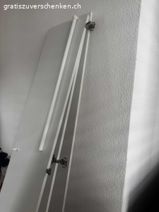 Ikea Kleiderschrank. Ikea Kleiderschrank zu verschenken.
Schon abgebaut