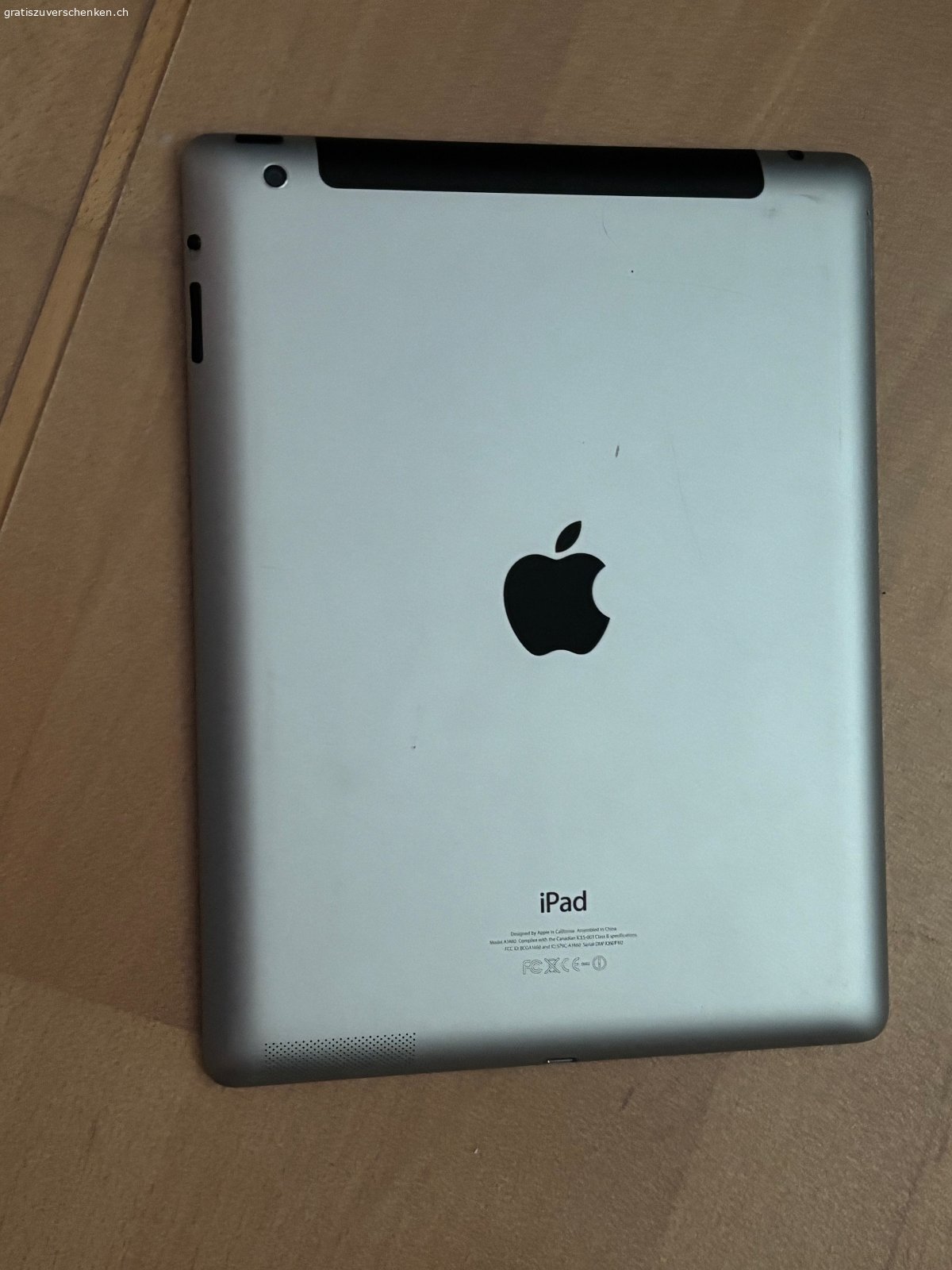 iPad. Apple iPad A1460, 4. Generation von Ende 2012
9.7" Multi Touch Display
Wi-Fi und Cellular (Micro-SIM Kartenfach)
Akku hält nicht mehr lange
auf Werkseinstellungen zurückgesetzt
ohne Netzteil und ohne Apple Lightning-USB Ladekabel