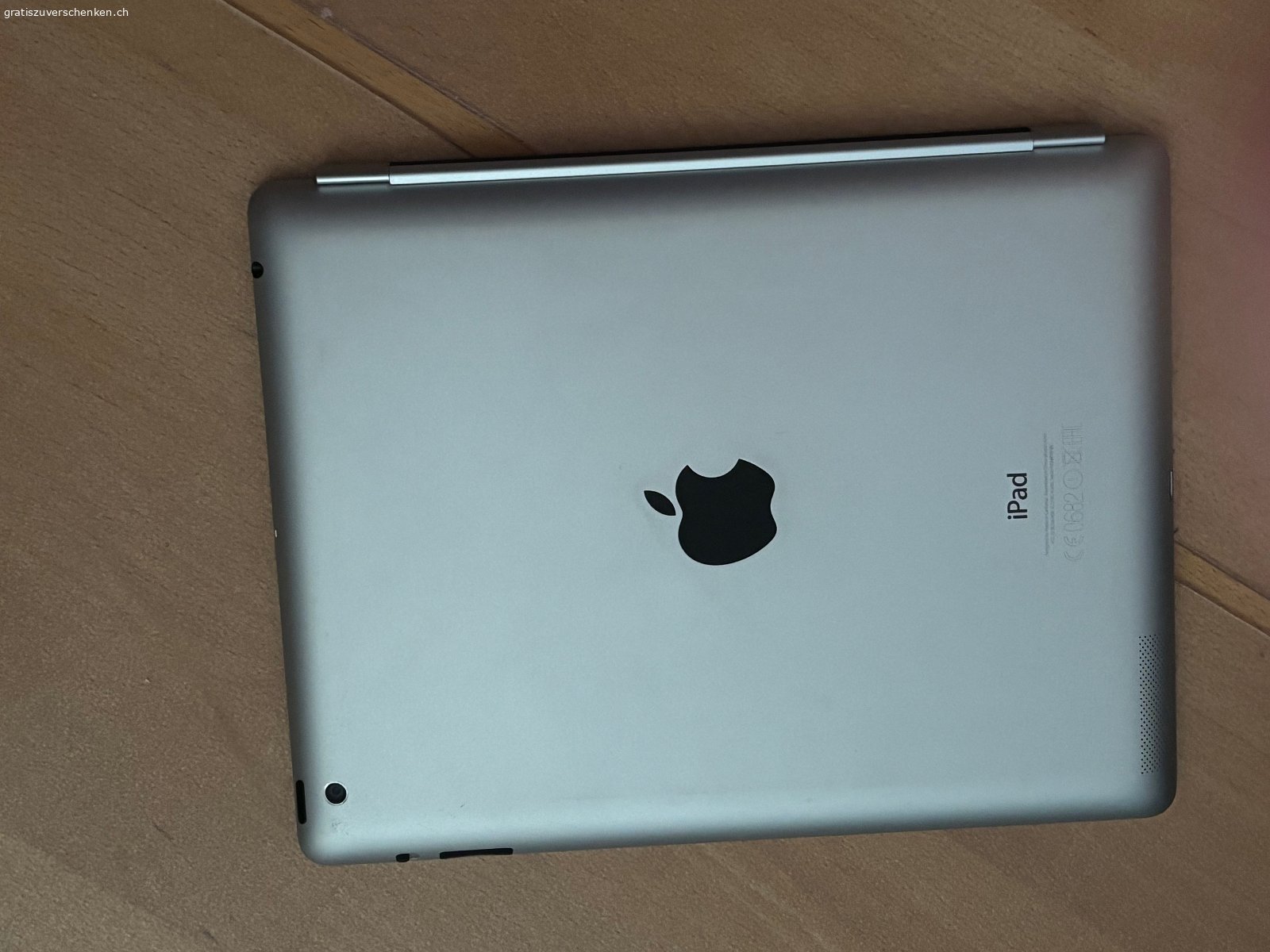 iPad. Apple iPad A1458, 4. Generation, Ende 2012
Wi-Fi
9.7" Multi Touch Display
ohne Netzteil und Apple Lightning -USB Ladekabel
auf Werkseinstellungen zurückgesetzt
Akku hält nicht mehr lang