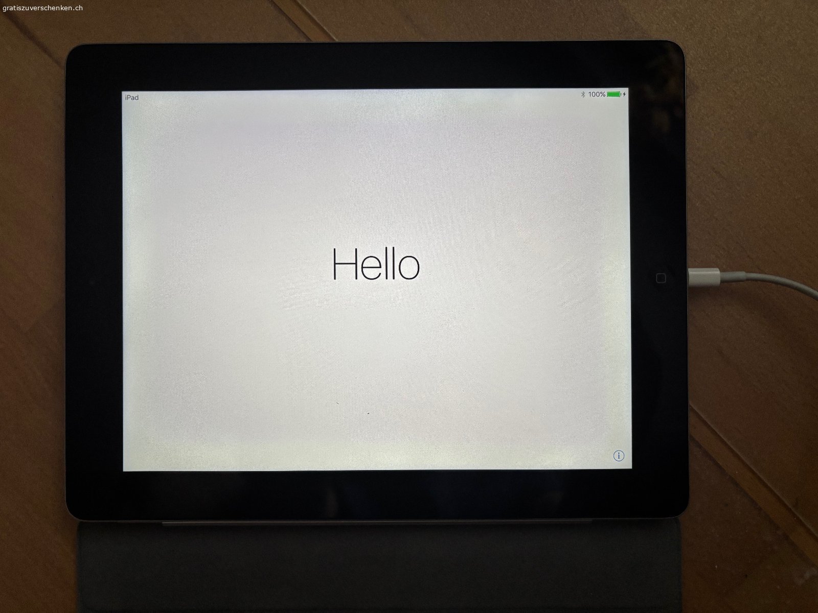 iPad. Apple iPad A1458, 4. Generation, Ende 2012
Wi-Fi
9.7" Multi Touch Display
ohne Netzteil und Apple Lightning -USB Ladekabel
auf Werkseinstellungen zurückgesetzt
Akku hält nicht mehr lang