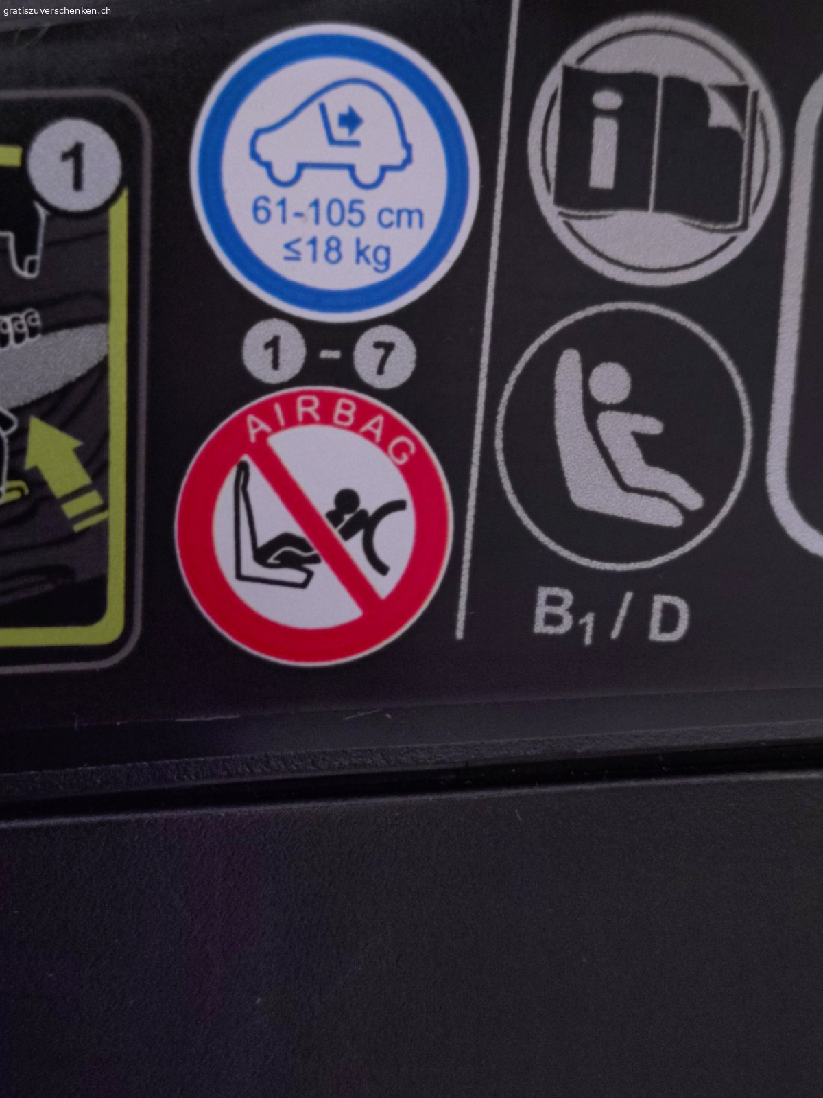 Isofix-Kindersitz bis 18 kg. Römer Kindersitz, ca. 5 Jahre alt.
61 bis 105 cm bzw. bis 18 kg.
Vorwärts- und Rückwärtsfahrt (bis 15 Monate empfohlen) möglich.
Mit Schlafposition.