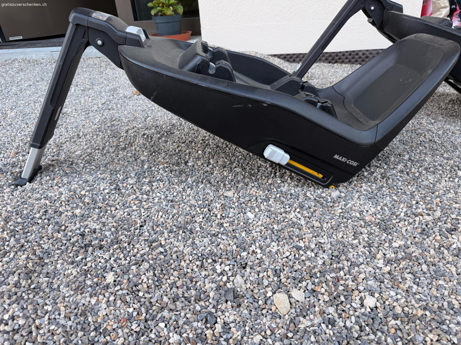 Isofix. Zwei Isofix abzugeben. Funktionieren beide einwandfrei. Auch einzeln abzugeben.