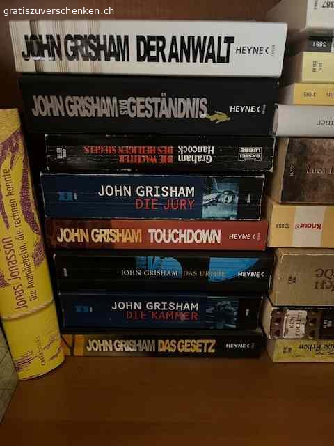 John Grisham. 8 Bücher von John Grisham abzugeben