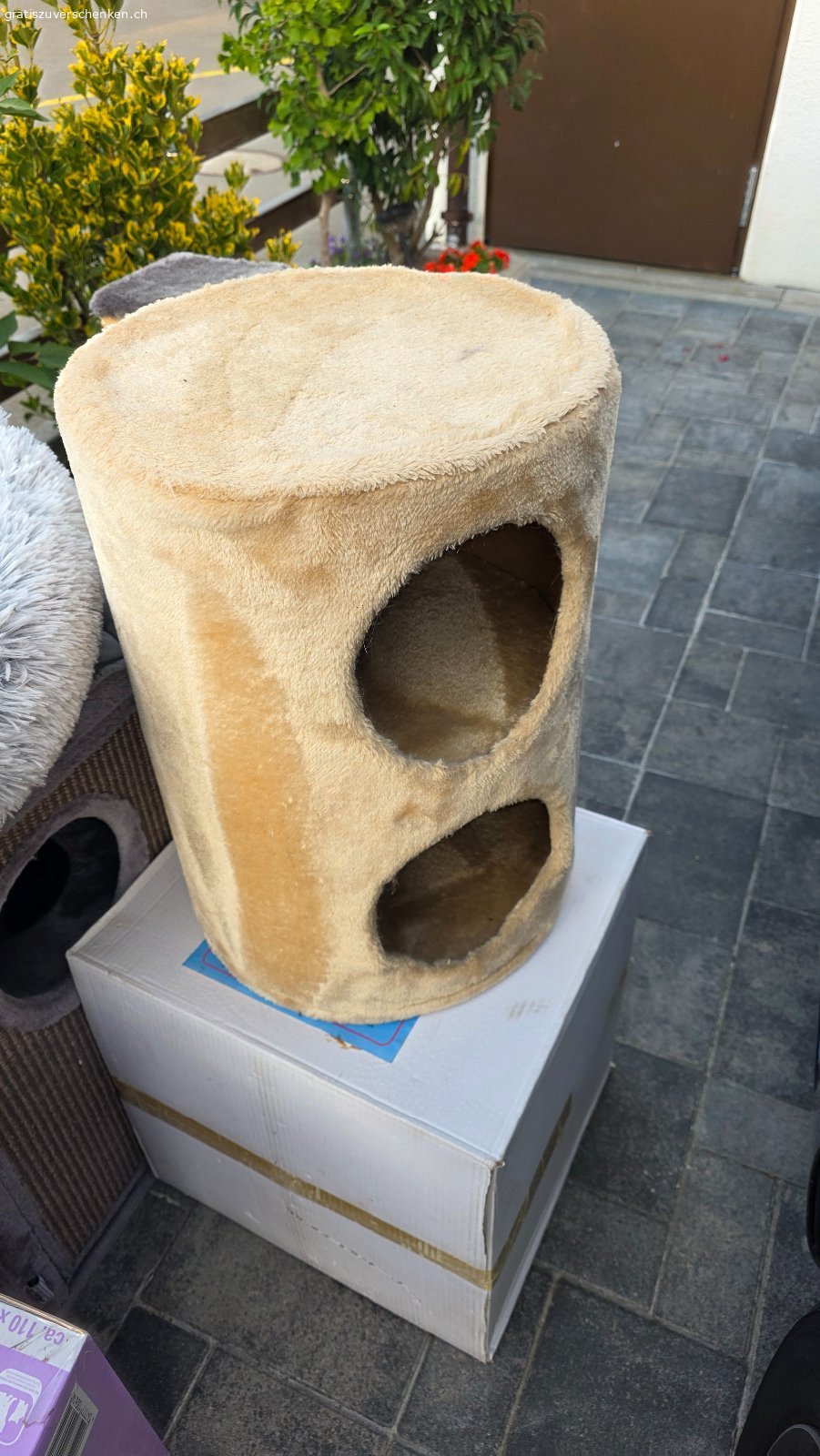 Katzenbaum. Div. Katzenbäume zu verschenken