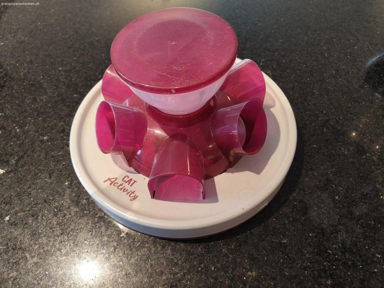 Katzenspielzeut. Intelligent Katzenspielzeug. Muss in Dättkikon abgeholt werden.