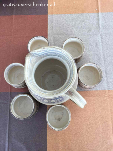 Keramikkrug mit sechs Bechern. Krug mit sechs Bechern in einwandfreiem Zustand (s. Bilder)