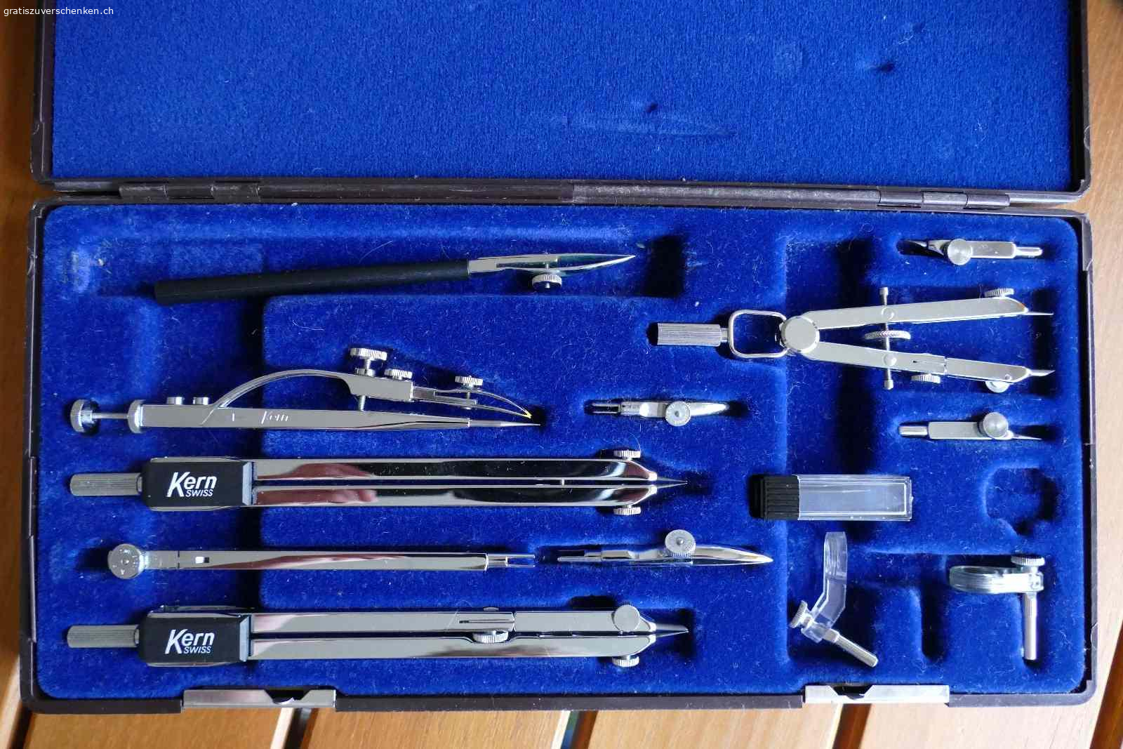 Kern-Reisszeug. wer freut sich über dieses tolle Reisszeug der Schweizer Marke 