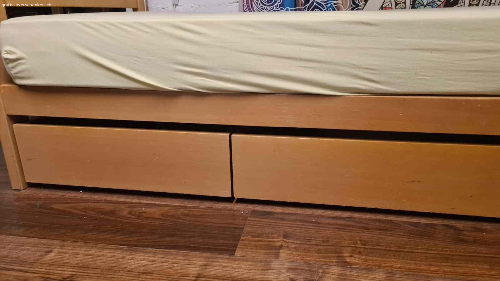 Kinderbett 90x190cm mit Stauraum. Gratis in 8057 Zürich bis 16
.September abzuholen. Mit oder ohne Matratze. 

Kinderbett 90x190cm 
Zwei grosse Schubladen / super Stauraum
