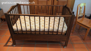 Kinderbett mit Rollen (zum einfachen Platzieren)