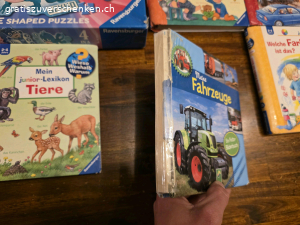 Kinderbücher und Puzzle. Kinderbücher, Puzzle zu verschenken
die Bücher haben teils starke Gebrauchsspuren, da meine Kinder sie liebten
Puzzle komplett 
Wird nur als Packet abgegeben, KEINE Einzel Abgabe
Es werden nur Emails beachtet, welche Datum und Uhrzeit fürs Abholen beim Erstkontakt mitteilen
Bitte kontrolliert euer Spam, vermutlich landet meine Antwort dort.
besten Dank
Nur Abholung möglich