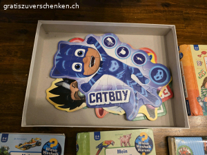 Kinderbücher und Puzzle. Kinderbücher, Puzzle zu verschenken
die Bücher haben teils starke Gebrauchsspuren, da meine Kinder sie liebten
Puzzle komplett 
Wird nur als Packet abgegeben, KEINE Einzel Abgabe
Es werden nur Emails beachtet, welche Datum und Uhrzeit fürs Abholen beim Erstkontakt mitteilen
Bitte kontrolliert euer Spam, vermutlich landet meine Antwort dort.
besten Dank
Nur Abholung möglich