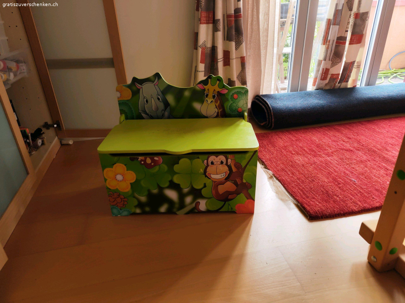 Kinderholztruhe