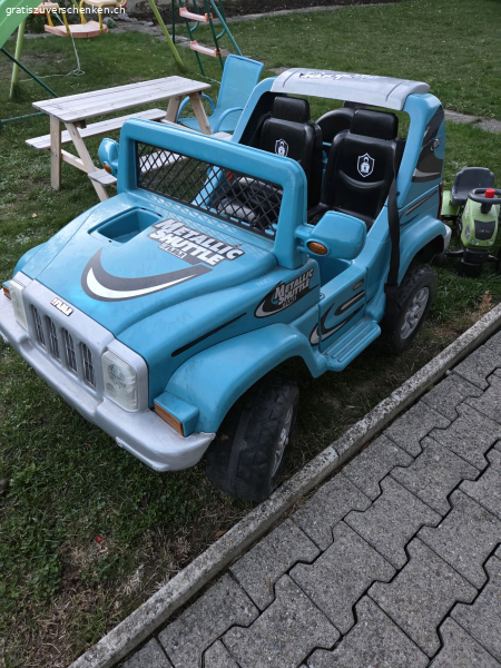 Kinderjeep mit Akku