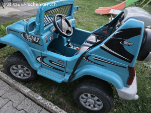 Kinderjeep mit Akku