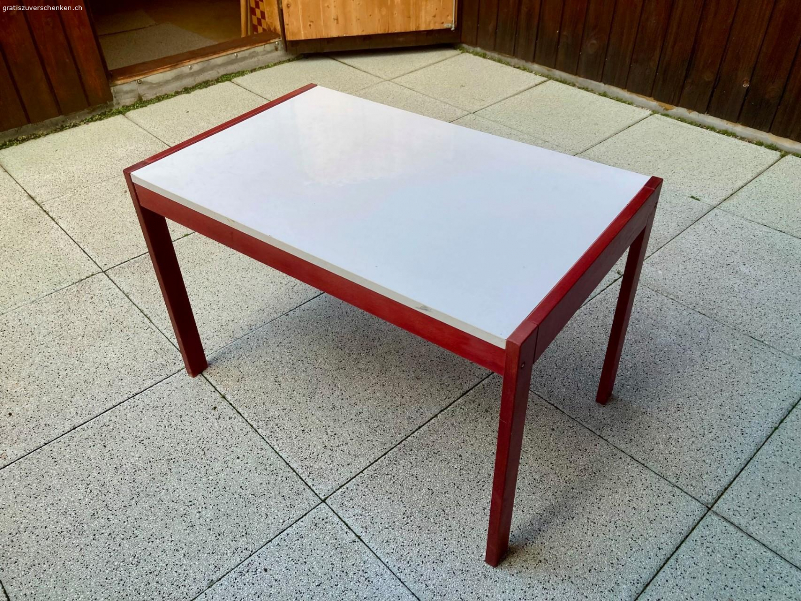 Kindertisch. 80 × 50 cm, Höhe 52 cm