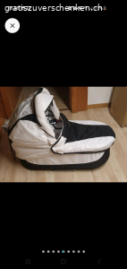 Kinderwagen mit allem drum und dran