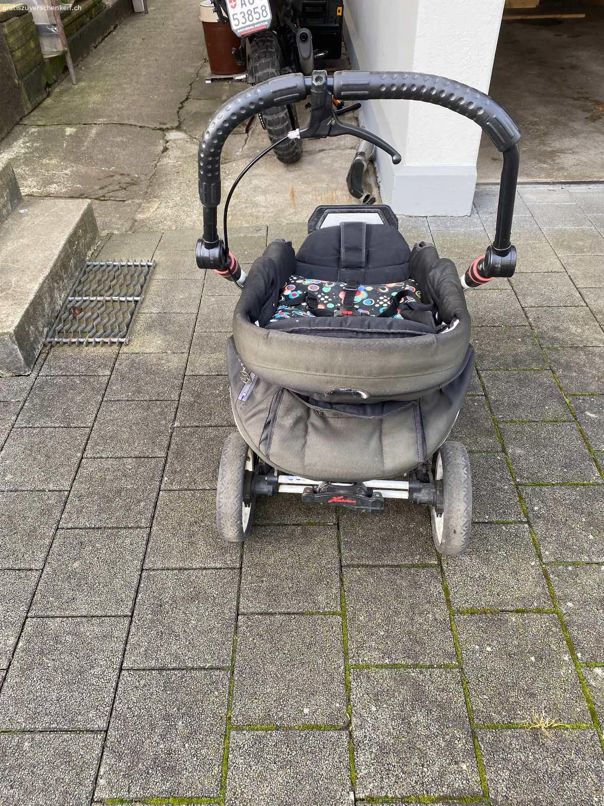 Kinderwagen. Kinderwagen gut gebraucht aber funktionsfähig