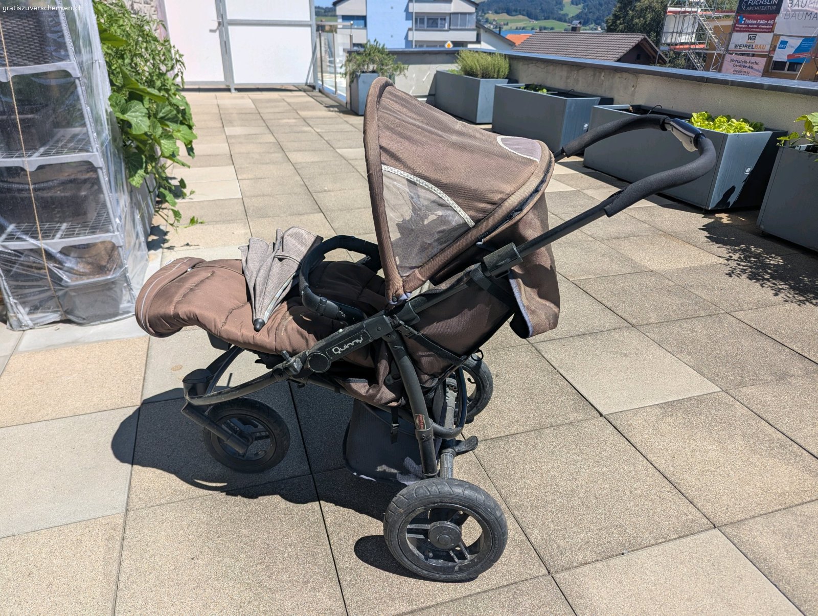 Kinderwagen. Kinderwagen mit Babyschale und Sportsitz inkl. Regenschutz