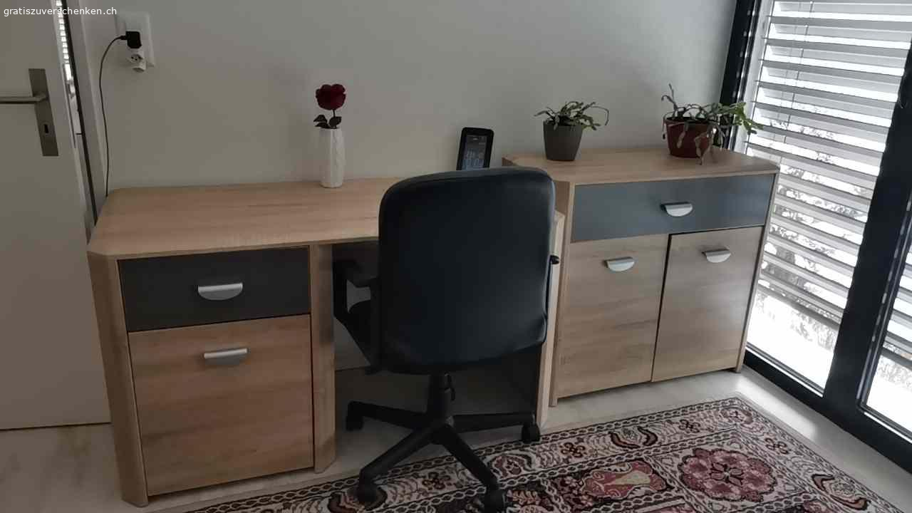 Kinderzimmer Möbel Set. Die Möbel ist in einem sehr guten Zustand, fast wie neu.