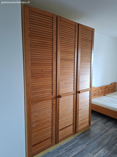 Kinderzimmer Schrank