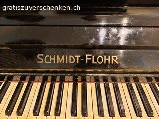 Klavier von 1914 abzugeben Voll funktionstüchtig. Klavier von 1914 abzugeben Voll funktionstüchtig
Muss leider mein Klavier abgeben, da ich umziehe. Möchte es gerne jemanden verschenken, der Freude daran hat. Masse L: 163 cm , B 83 cm , H 154 cm. Muss abgeholt werden (lassen)