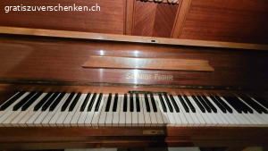 Klavier zu verschenken, Selbstabholung. Wegen Hausabräumung gebe ich gratis mein Konzertklavier in die gute Hände ab. Selbstabholung, 2 Stock ohne Lift.