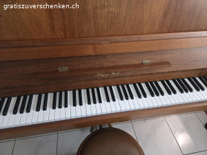 Klavier zu verschenken. Gut erhaltenes Klavier der Marke Klug&Sperl zu verschenken. Das Klavier wurde bereits länger nicht gestimmt, tönt aber nach wie vor sehr schön. Genaue Adresse wird nach erstem Kontakt bekannt gegeben.