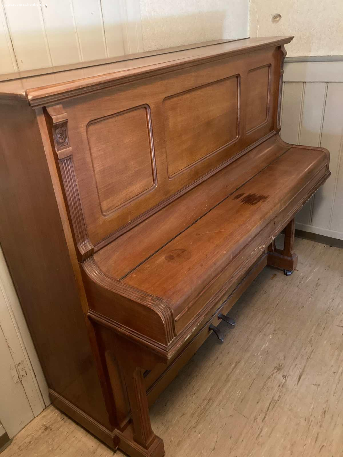 Klavier. Klavier muss selbst abgeholt werden