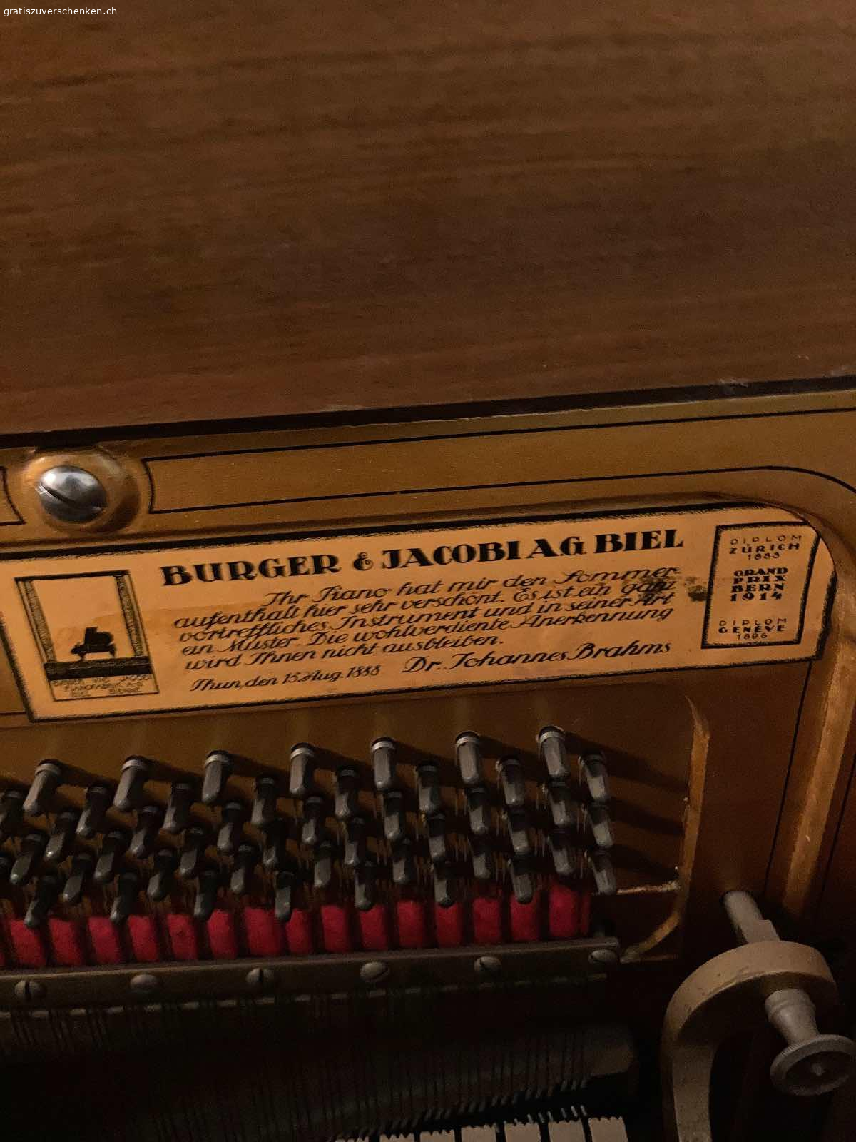 Klavier. Klavier muss selbst abgeholt werden