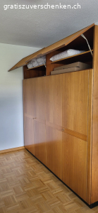 Kleiderschrank & Kommode in Eichenholz-Optik – GRATIS