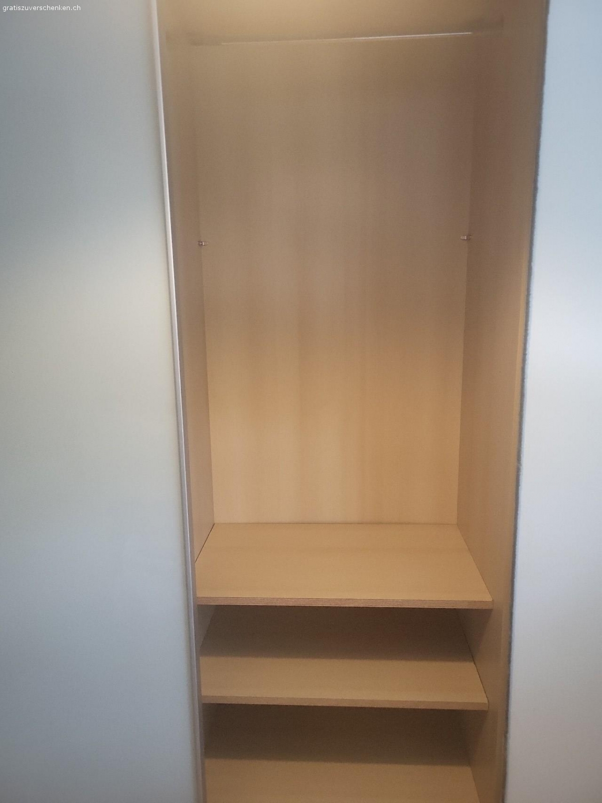 kleiderschrank zu verschenken - haushalt - gratis zu verschenken