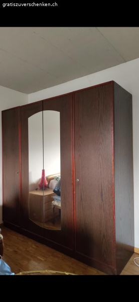 Kleiderschrank