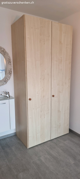 Kleiderschrank