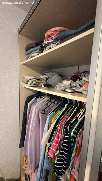 Kleiderschrank