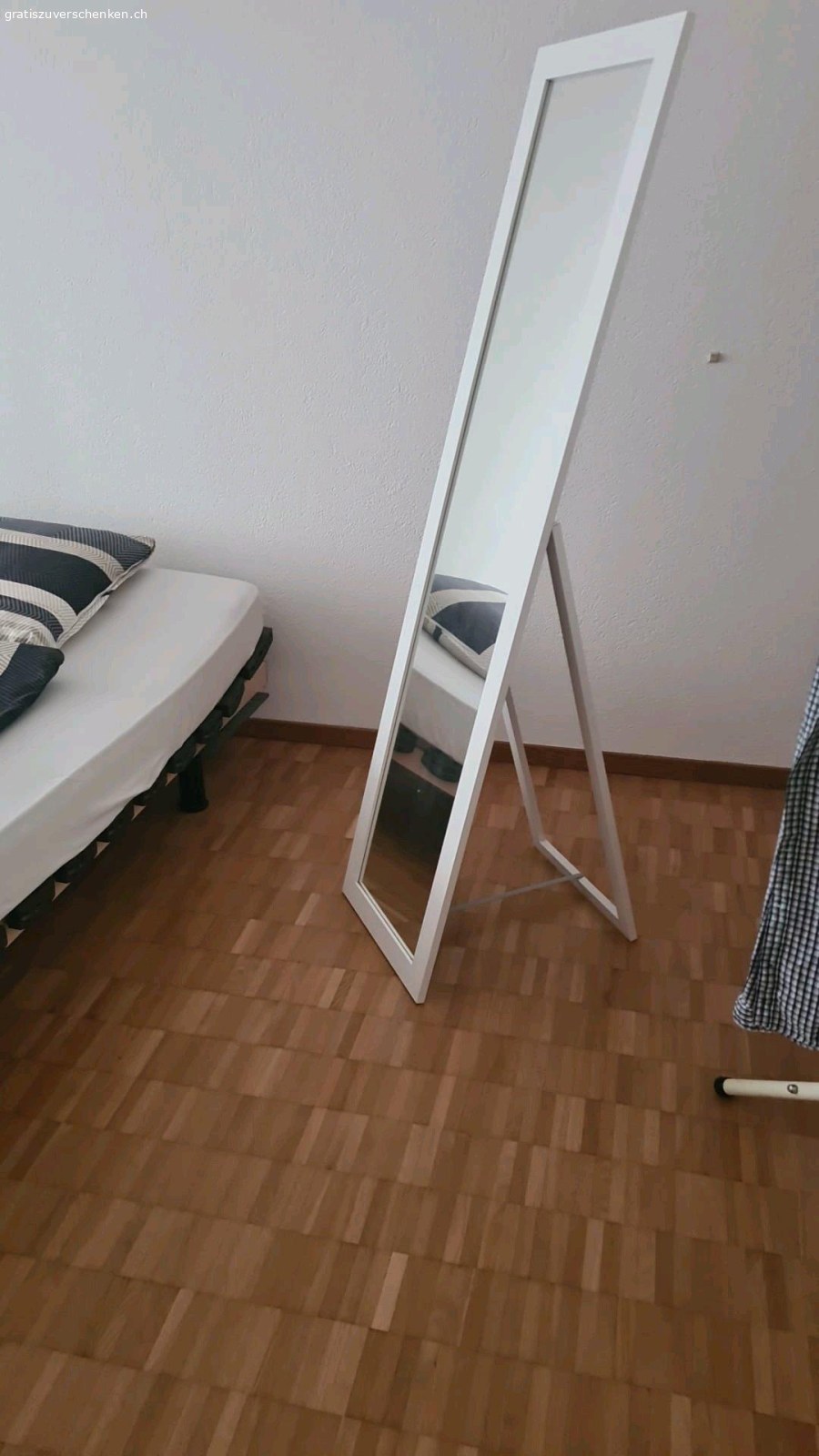 Kleine Möbel. zu verschenken. Muss abgeholt werden