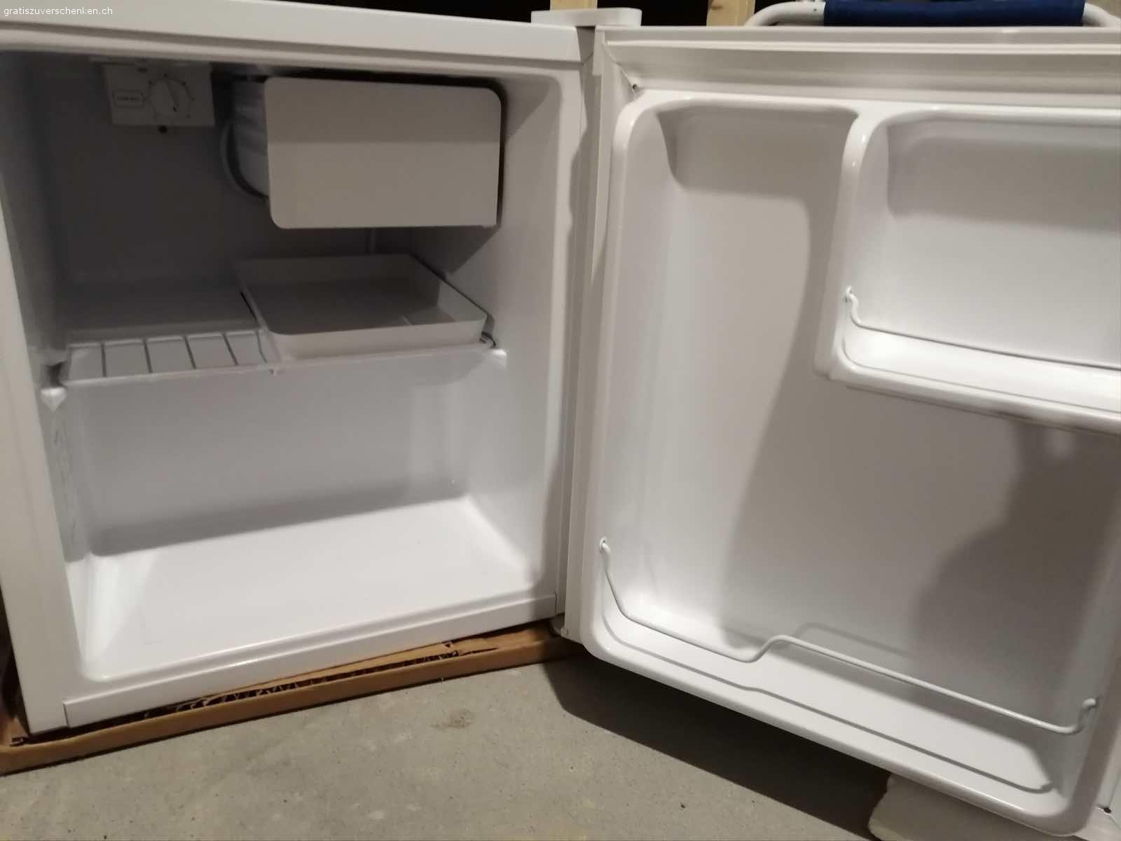 Kleiner Kühlschrank - Haushalt - Gratis zu verschenken