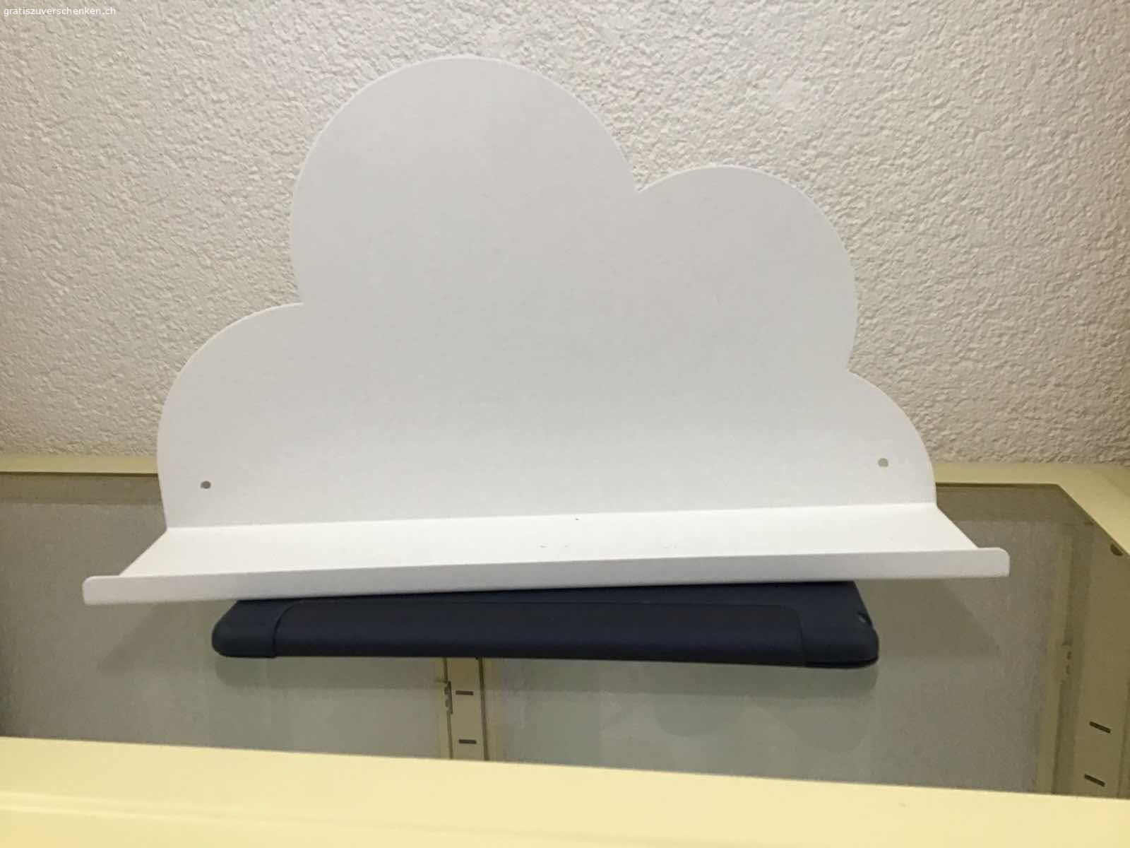 Kleines Wandregal für Tonies. Mega schönes Wandregal Wolkenform aus metall, peferkt für Tonie Figuren.
35 cm breit, 8 cm tief und 20 cm hoch.