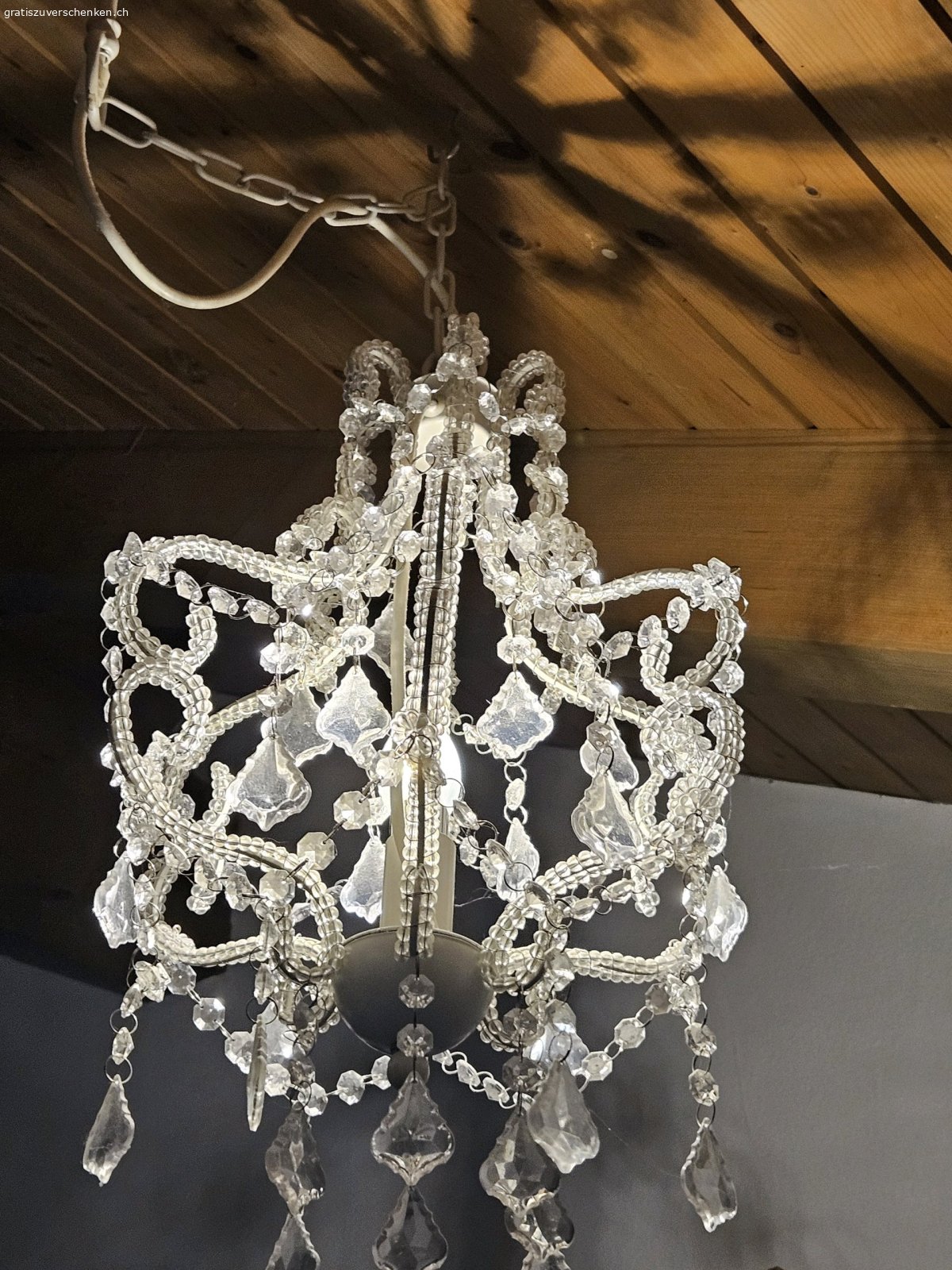 Kronleuchter klein. Kronleuchter klein
Leuchter 40x30
Kabellänge ca.47cm
Muss selber gerreingt werden.
Schnell abhollen
Wird vorem Eingang bei 100% zusage deponiert..
