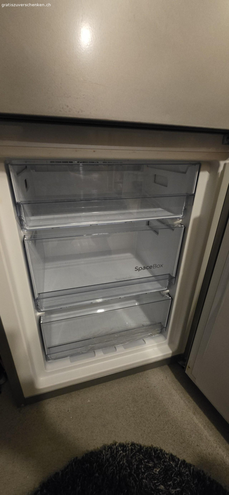Kühl-Gefrierschrank Gorenje. Kühlschrank groß 
voll funktionsfähig zu verschenken.