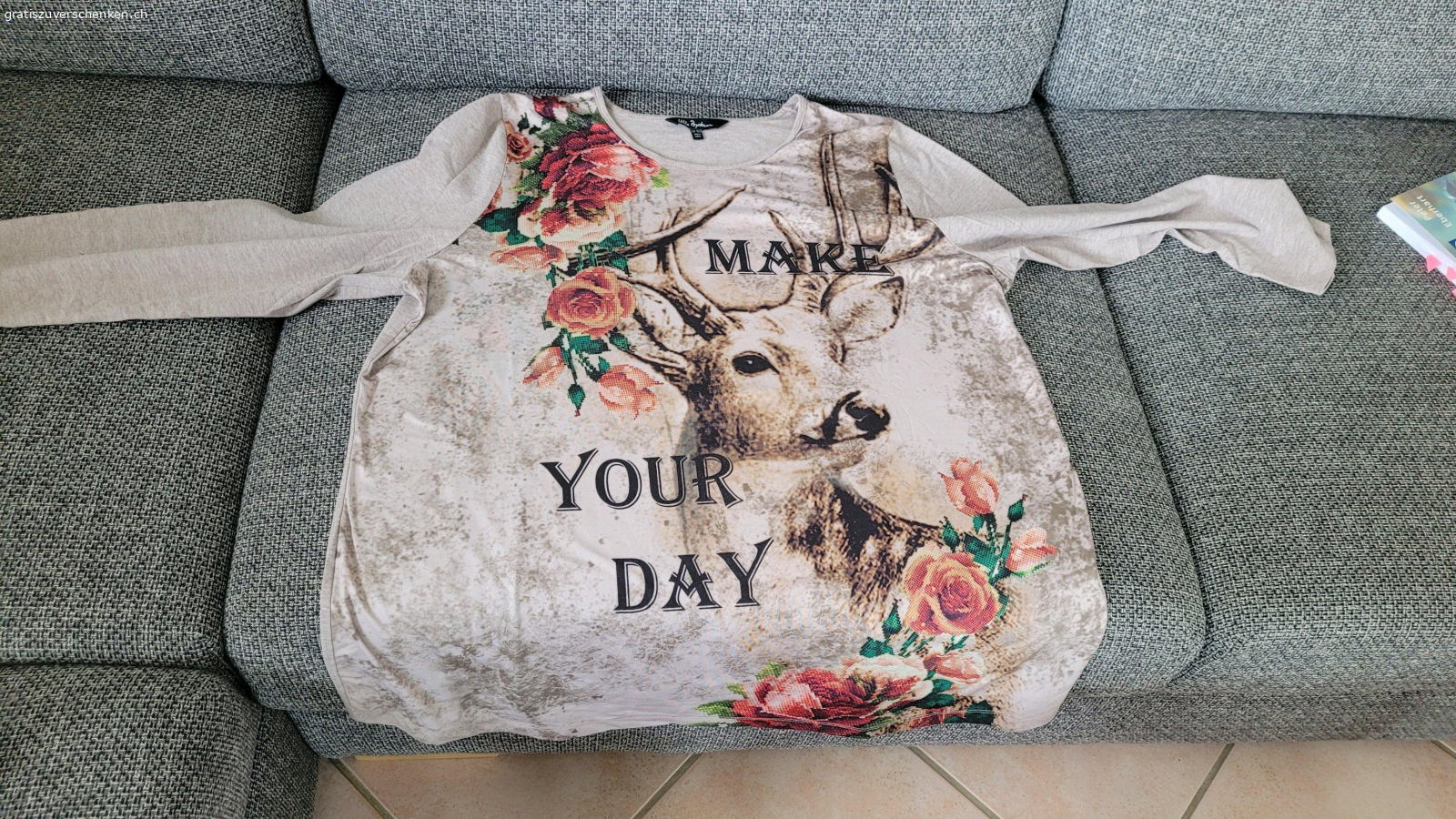 Langarmshirt Grösse 46/48. Nie getragen
UllaPopken